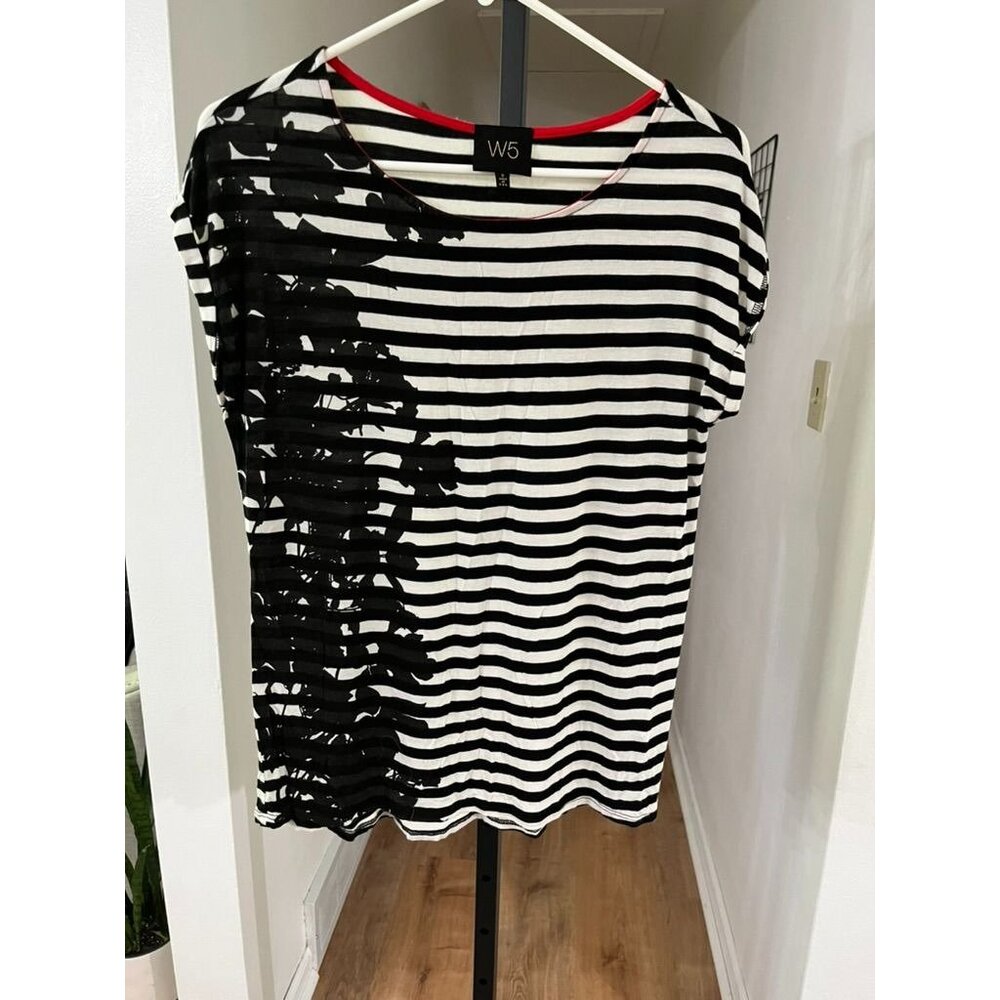 EUC W5 Black & White Striped Women's Top With Abstract Design